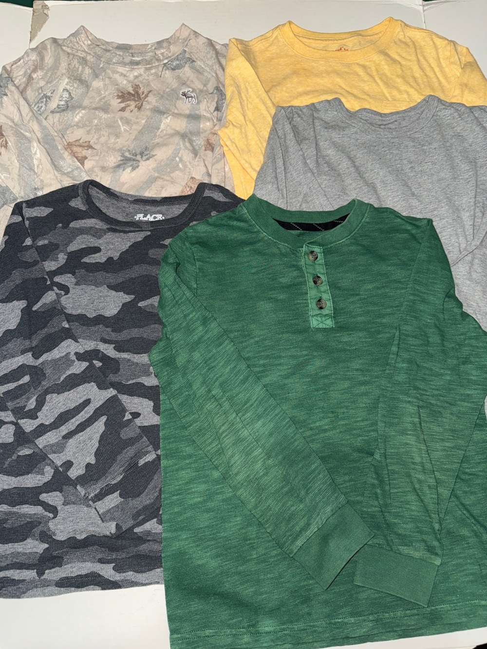 Lot of boys shirts size M (8).
